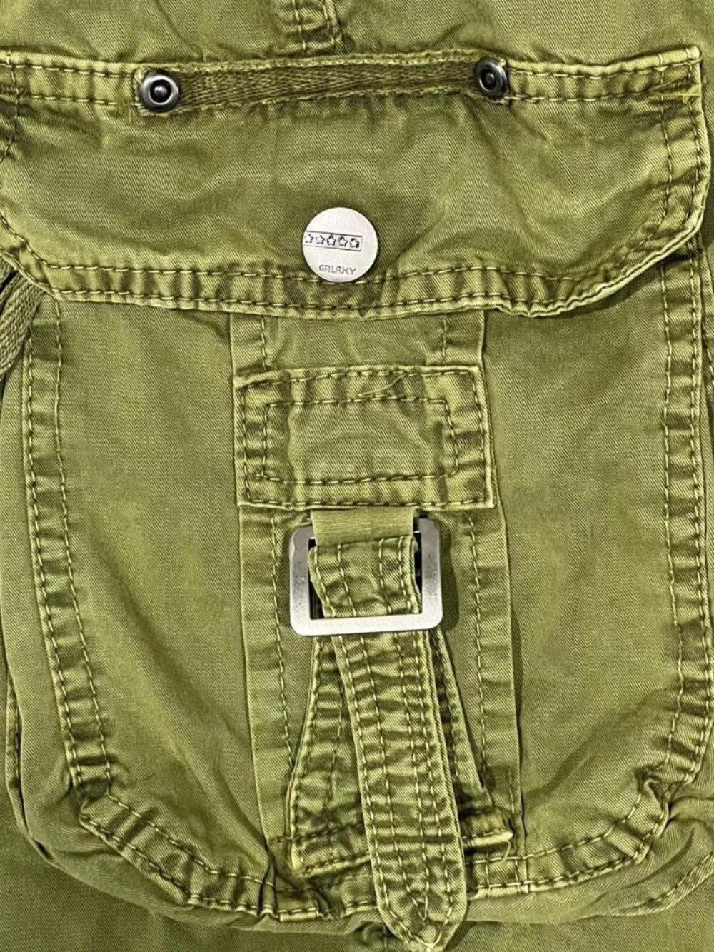 Galaxy Original Green Cargo Shorts, Size 38 Y2K Retro Baggy Style - Picture 3 of 8